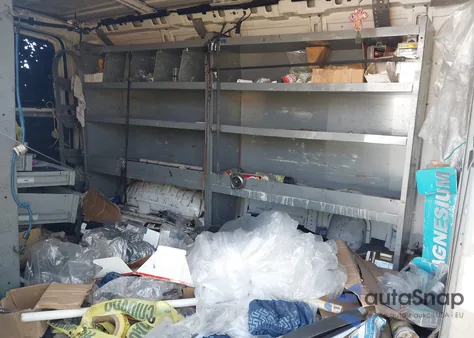 2003 GMC Savana Standard z USA, uszkodzony, nr VIN 1GTHG35U831133678